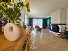Maison familiale rénovée 240 m² – 10 pièces – 4 chambres – Essarts-en-Bocage (85)