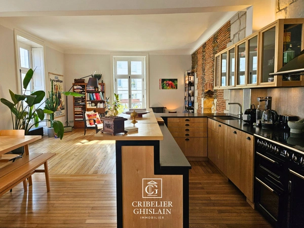 T4 de 110 m² ( 3 chambres ) – Charme de l’ancien rénové – Quartier Graslin, Nantes