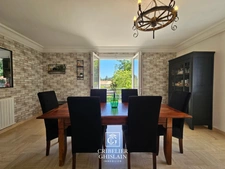 Maison familiale rénovée 240 m² – 10 pièces – 4 chambres – Essarts-en-Bocage (85)