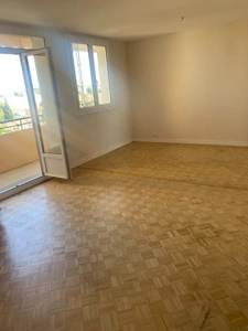 Appartement70 m²/Option 1 résidence principale 2 chambres + vaste cuisine sejour/option 2 colocation 4 chambres rendement 9%