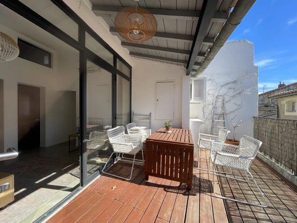 ARLES Maison rénovée avec terrasse et cave, 4 chambres