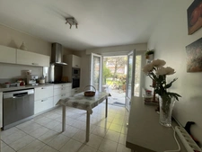À vendre à ARLES (13200) Appartement T4 avec terrasse + jardinet + garage fermé + une place de parking + une cave