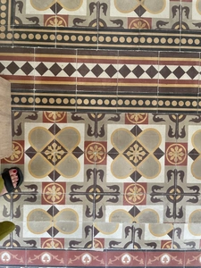 Belle maison de 1928 rénovée à proximité du centre historique, à vendre 