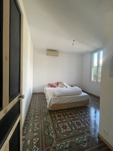 Belle maison de 1928 rénovée à proximité du centre historique, à vendre 