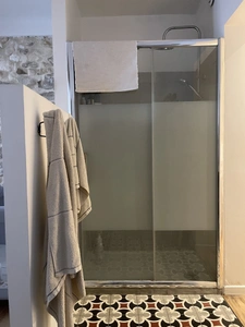 ARLES Maison rénovée avec terrasse et cave, 4 chambres