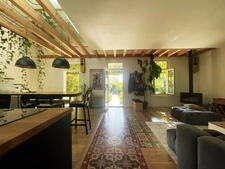 Belle maison de 1928 rénovée à proximité du centre historique, à vendre 