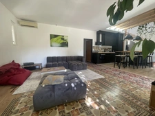 Belle maison de 1928 rénovée à proximité du centre historique, à vendre 