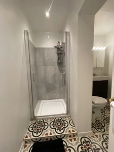 ARLES Maison rénovée avec terrasse et cave, 4 chambres