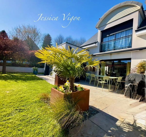 AU COEUR DE FONTENAY - Belle propriété - 194 m² - 6 pièces - GARAGE - JACUZZI