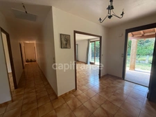 Maison familiale de Plain-pied - 4 Chambres - Terrain plat arboré de 2000 m2.