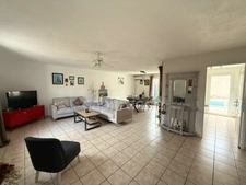 Maison familiale, de Plain-pied sans mitoyenneté - 95m2- Avec piscine.