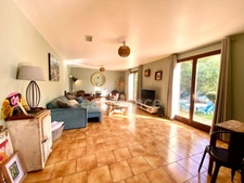 Maison Individuelle de 155m2 sur 2000m2 de terrain paysager.
