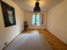 Maison familiale de Plain-pied - 4 Chambres - Terrain plat arboré de 2000 m2.