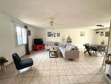 Maison familiale, de Plain-pied sans mitoyenneté - 95m2- Avec piscine.