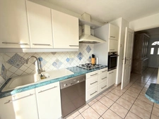 Maison familiale, de Plain-pied sans mitoyenneté - 95m2- Avec piscine.