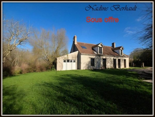 Maison à vendre 3 chambres - rénovation 2024 - terrain 3600 M², sans vis à vis - salon - séjour - cheminée, climatisation réversible, assainissement neuf.