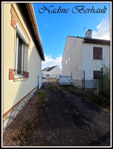 Maison Amilly 45, RDC à rénover + appartement et local commercial loués, Centre ville pour famille artisans ou marchand