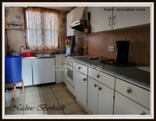 Maison à relooker, 4 pièces,2 chambres, Bord de Loing.en hauteur. Garage, cave, veranda, centre ville.