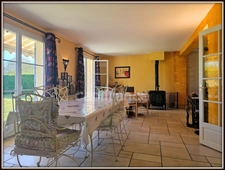 Lorris 45 Maison à vendre 5 ch, sous-sol, cheminée poêle à bois, terrain clos sans vis-à-vis