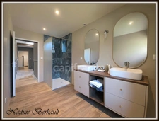 Maison à vendre 3 chambres - rénovation 2024 - terrain 3600 M², sans vis à vis - salon - séjour - cheminée, climatisation réversible, assainissement neuf.