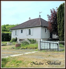 Maison à vendre Girolles 45, sous-sol complet,  2 chambres, 4 garages,  à rénover. Terrain 2000 m2. 25 mn gare Montargis, 1h30 Paris