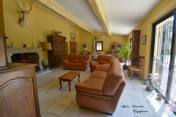 Dpt Bouches du Rhône (13), à vendre SAINT CHAMAS maison P7 de 165 m² - Terrain de 5 840,00 m² - Plain pied