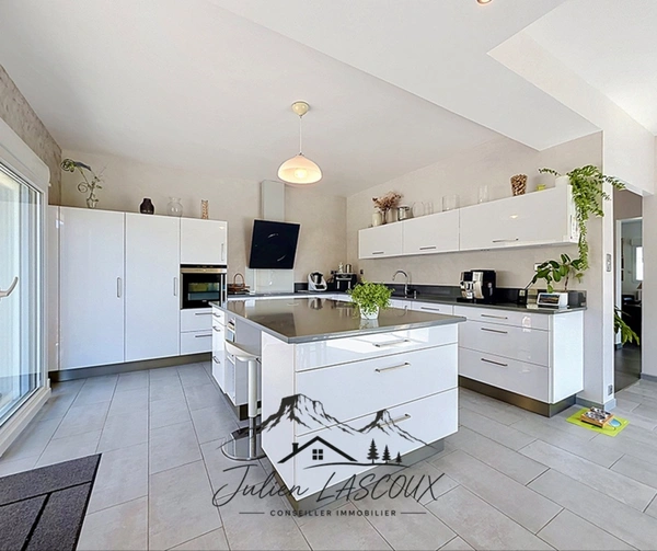 ENGINS – MAISON D’EXCEPTION – 208 M² HABITABLES – VUE PANORAMIQUE