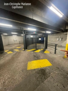 🚗 Paris 13e – Parking sécurisé aux portes de Paris – Accès rapide périphérique & métro