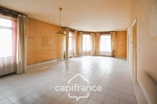 Maison à vendre 8 pièces  (02) 207 m², 5 Chambres, Garage, Annexe et grande Cave - A Rénover