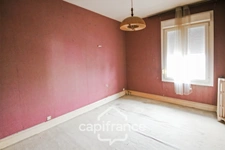 Maison à vendre 8 pièces  (02) 207 m², 5 Chambres, Garage, Annexe et grande Cave - A Rénover