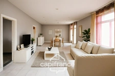 Maison à vendre 8 pièces  (02) 207 m², 5 Chambres, Garage, Annexe et grande Cave - A Rénover