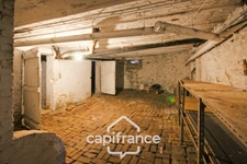 Maison à vendre 8 pièces  (02) 207 m², 5 Chambres, Garage, Annexe et grande Cave - A Rénover