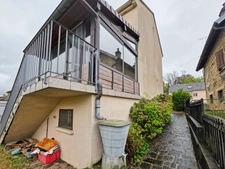 Maison indépendante 91 m² avec sous-sol complet et dépendance sur 650 m² à Montmorot (39)
