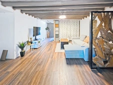 Maison en pierre rénovée avec dépendances –  Terrain de 2 200 m²