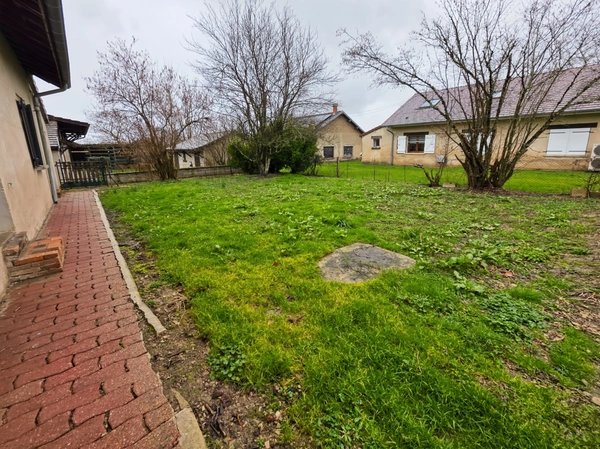 Maison à vendre 4 pièces SAVIGNY EN REVERMONT (71)