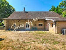 Maison en pierre rénovée avec dépendances –  Terrain de 2 200 m²