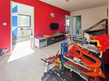 Maison contemporaine de plain-pied avec piscine enterrée et jacuzzi – Beaufort-Orbagna