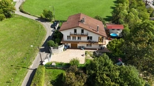 Maison familiale de 13 pièces 211 m² dont un appartement indépendant de 68 m² – Sur les hauteurs de Perrigny, proche de Lons-le-Saunier
