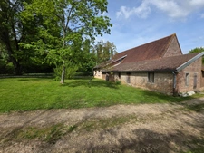 Maison à vendre 4 pièces 97 m2 dont 230 m2 de dépendances (71)