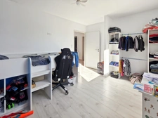 Maison contemporaine de plain-pied avec piscine enterrée et jacuzzi – Beaufort-Orbagna