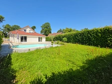 MAISON CONTEMPORAINE DE STANDING AVEC PISCINE – COMMENAILLES (JURA)