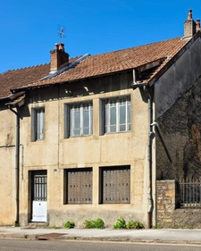Maison mitoyenne à rénover – Idéal investisseur – 3 étages et sous-sol (39)