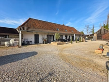 Ferme bressane rénovée à Louhans – 14 pièces, 192 m² avec espace indépendant idéal Airbnb  (71)