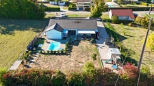 Maison contemporaine de plain-pied avec piscine enterrée et jacuzzi – Beaufort-Orbagna
