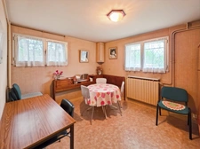 Maison indépendante avec beaux volumes et extérieur sans vis-à-vis à LONS LE SAUNIER (39)
