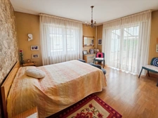 LONS-LE-SAUNIER – Maison 132 m², 4 chambres, terrasse couverte sans vis-à-vis et garage