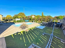 Maison contemporaine de plain-pied avec piscine enterrée et jacuzzi – Beaufort-Orbagna