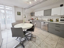 Maison de ville 117 m² – 3 chambres – Garage – Petite cour – Centre Lons-le-Saunier