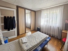 MONTMOROT – Maison indépendante 3 chambres avec jardin, sous-sol complet, 2 garages et dépendance