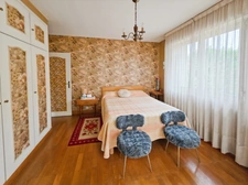 Maison indépendante avec beaux volumes et extérieur sans vis-à-vis à LONS LE SAUNIER (39)